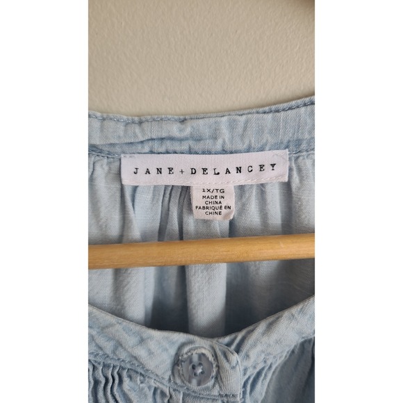 Jane + Delancey Blue Cotton Chambray Pintuck Button Down Top Womens 1X - Picture 2 of 7